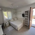 Views Apartment, Cortijo Fruitful Hills * 말라가